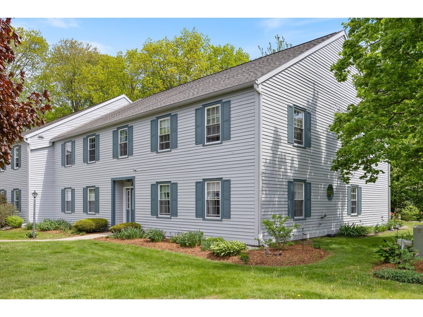 6 Twin Oaks Terrace