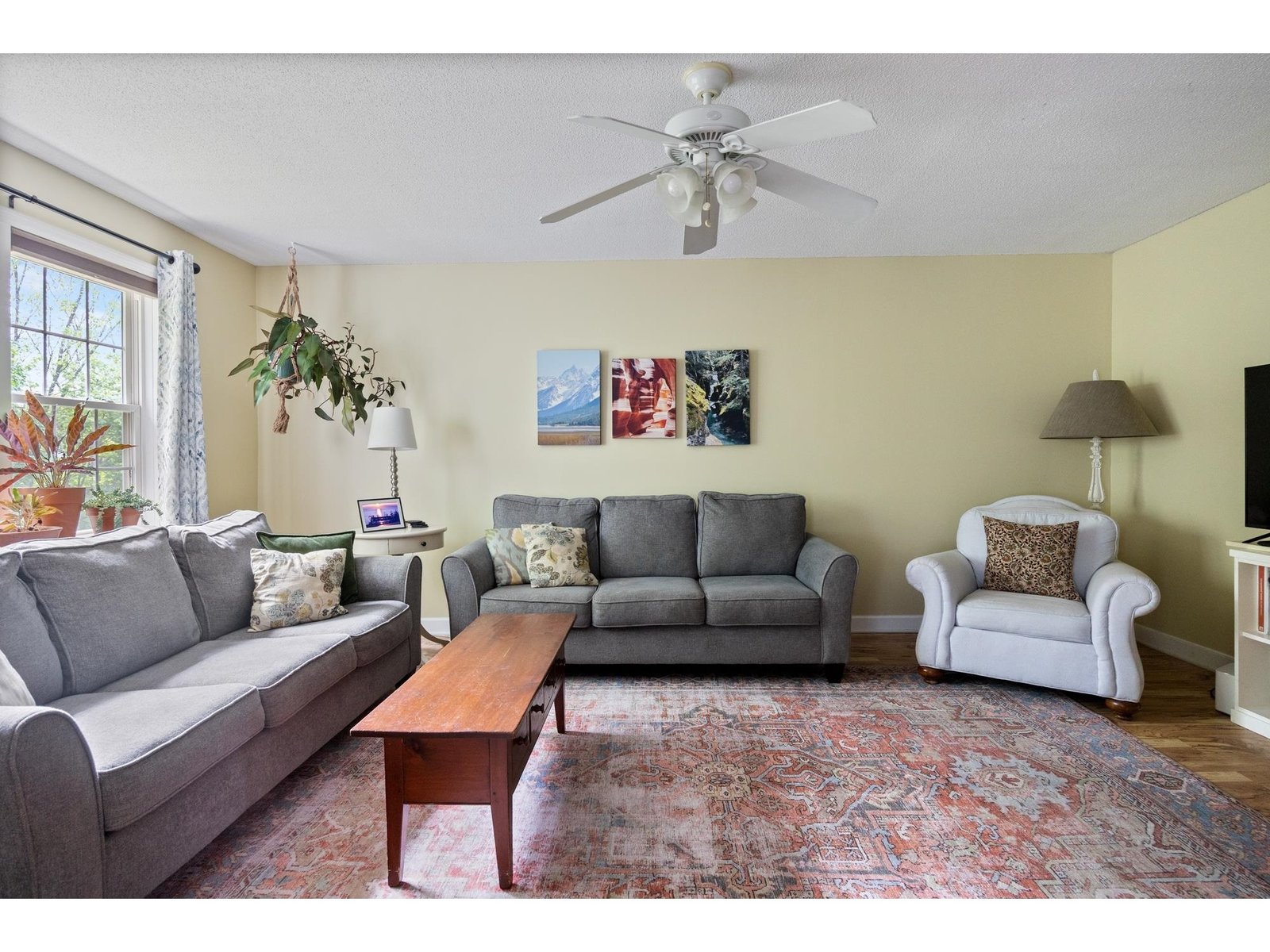 6 Twin Oaks Terrace