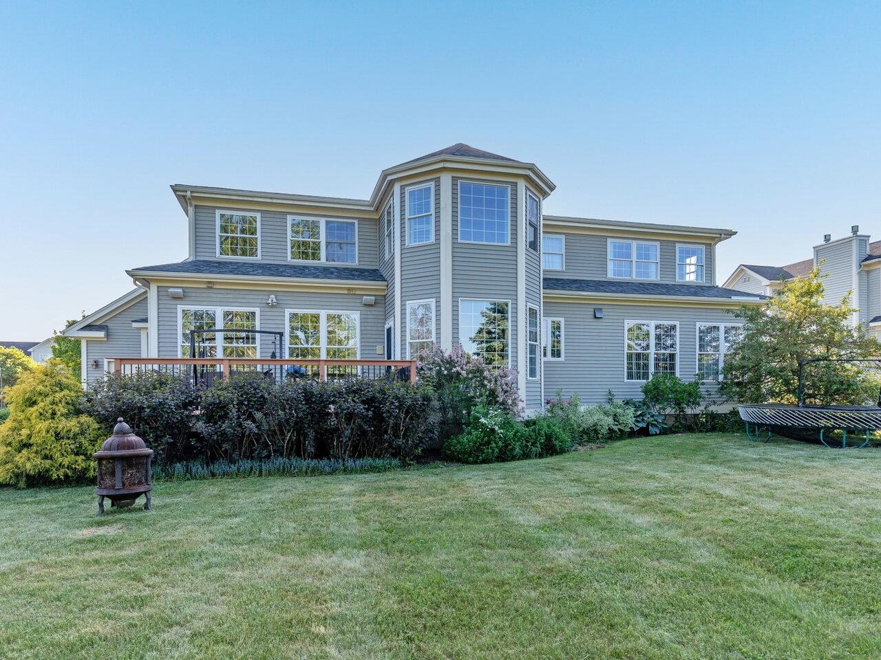 6 Vale Drive