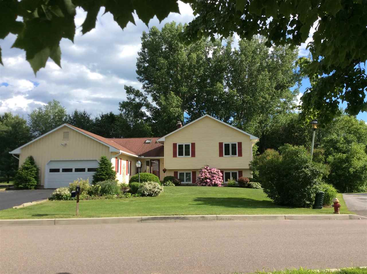 6 Woods End Dr
