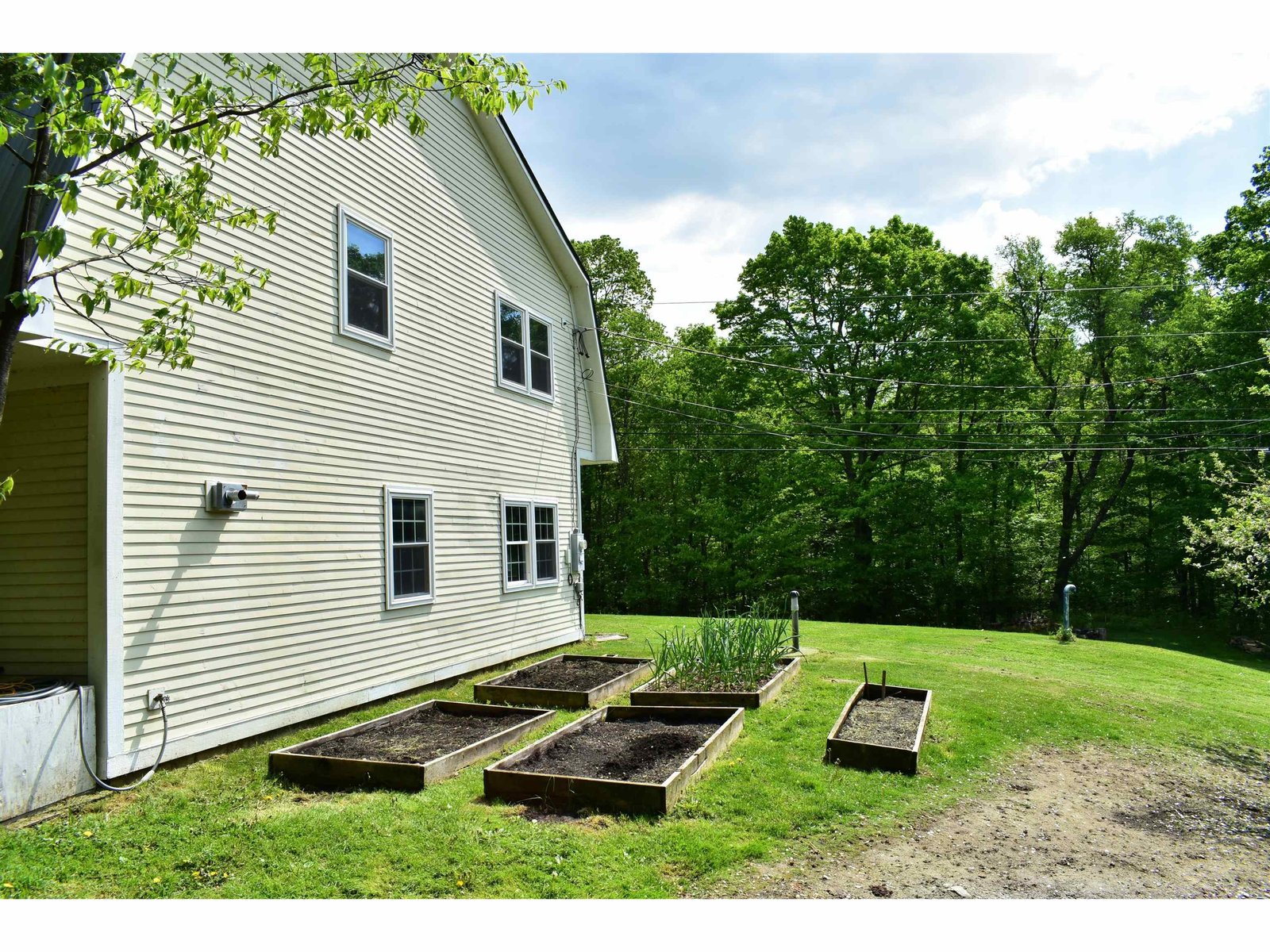 60 Hampshire Hill Road
