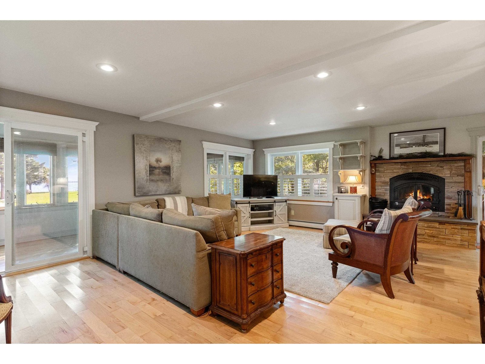 60 Holiday Point Road