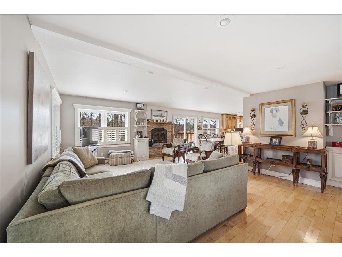 60 Holiday Point Road