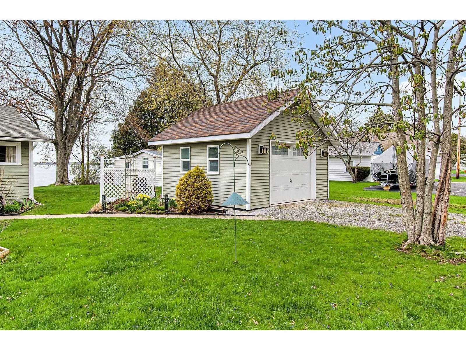 60 Maquam Shore Road