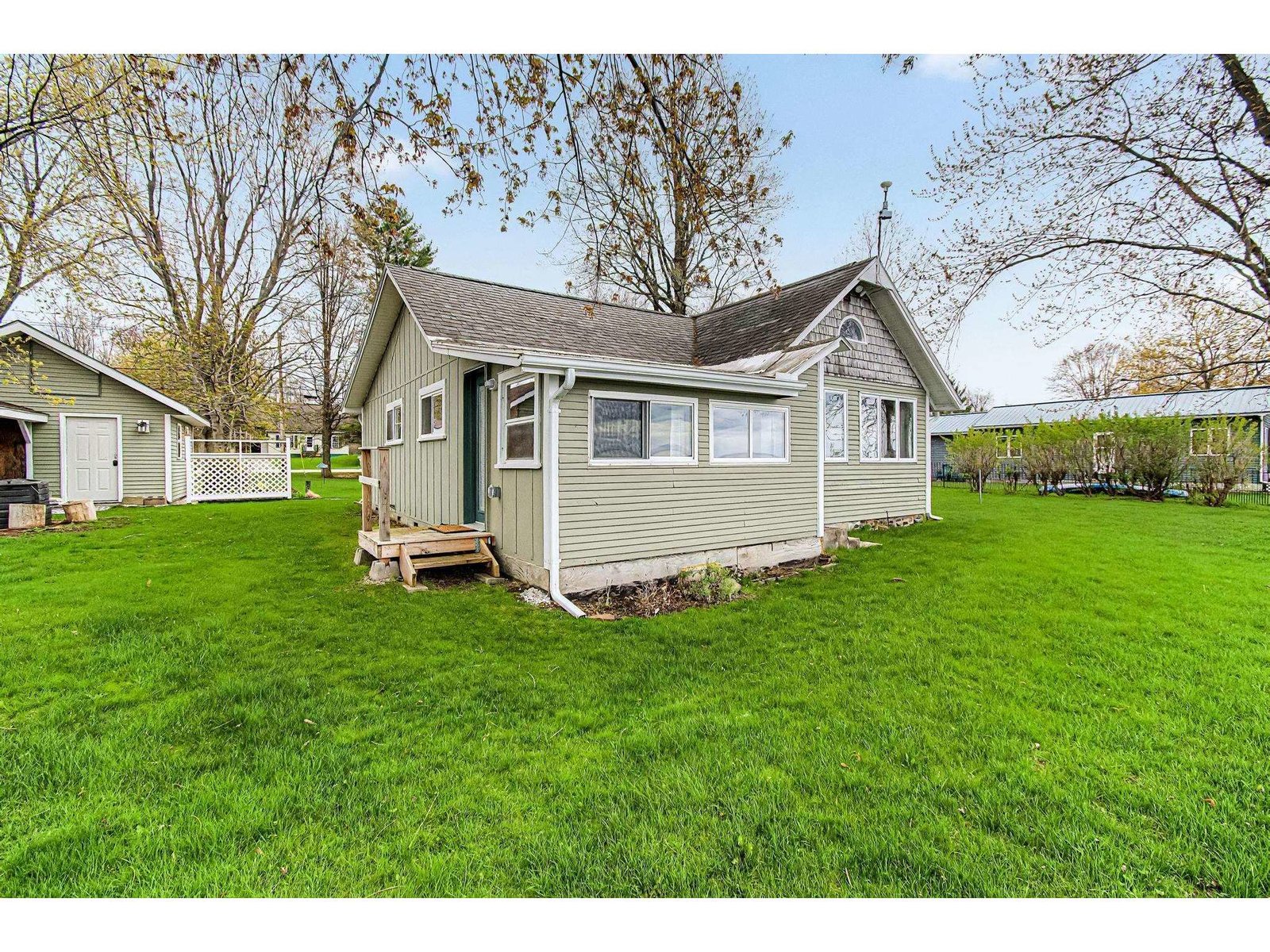 60 Maquam Shore Road