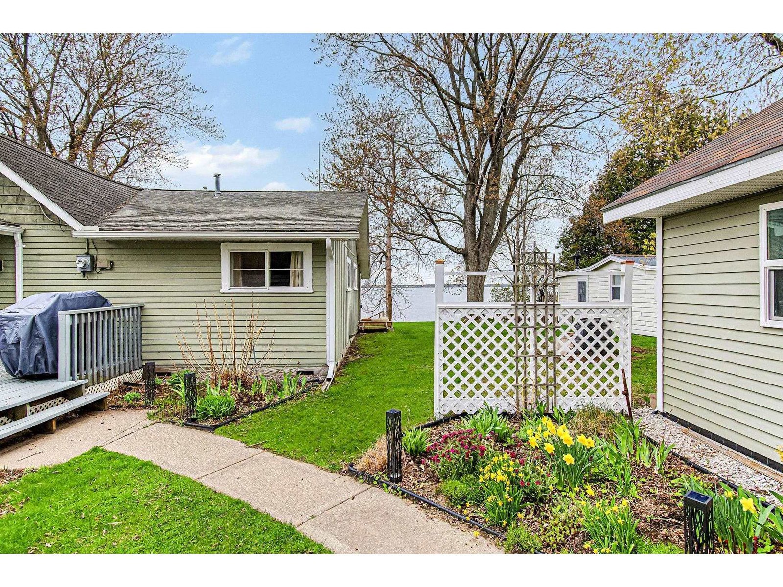 60 Maquam Shore Road