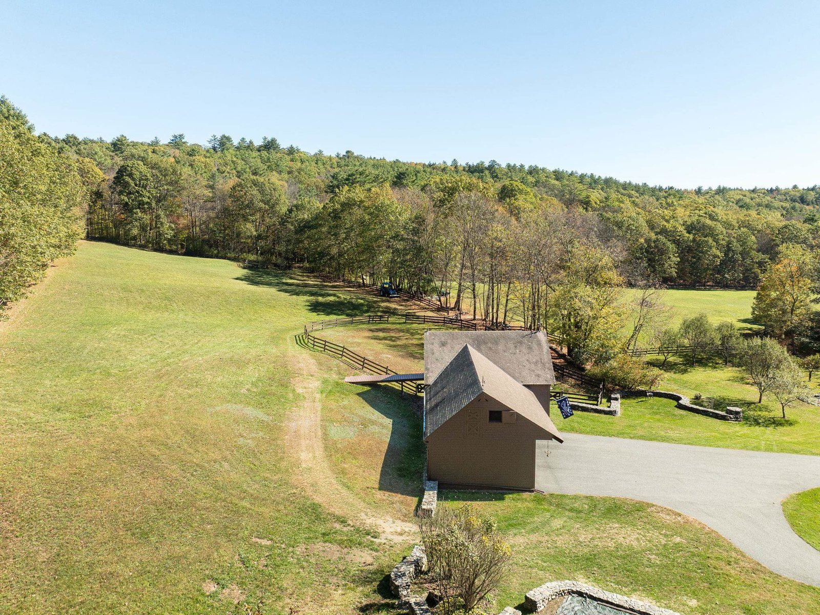 60 Spencer Hollow Road