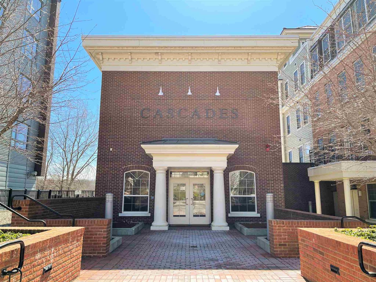 60 Winooski Falls Way, Unit 1215