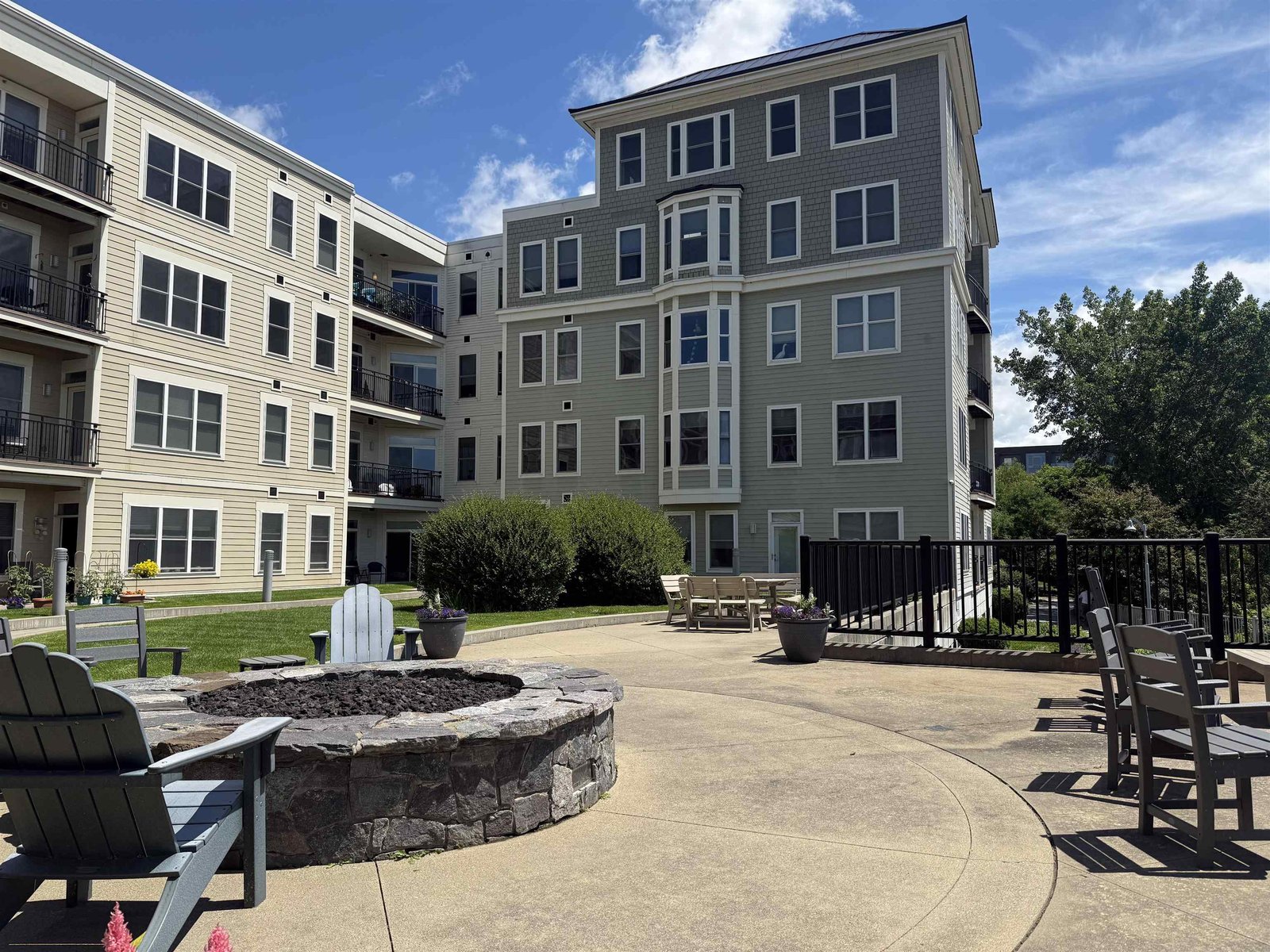 60 Winooski Falls Way, Unit 1217