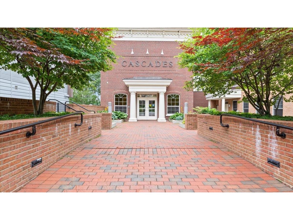 60 Winooski Falls Way, Unit 1404