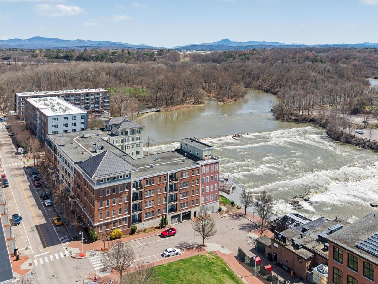 60 Winooski Falls Way, Unit 1412