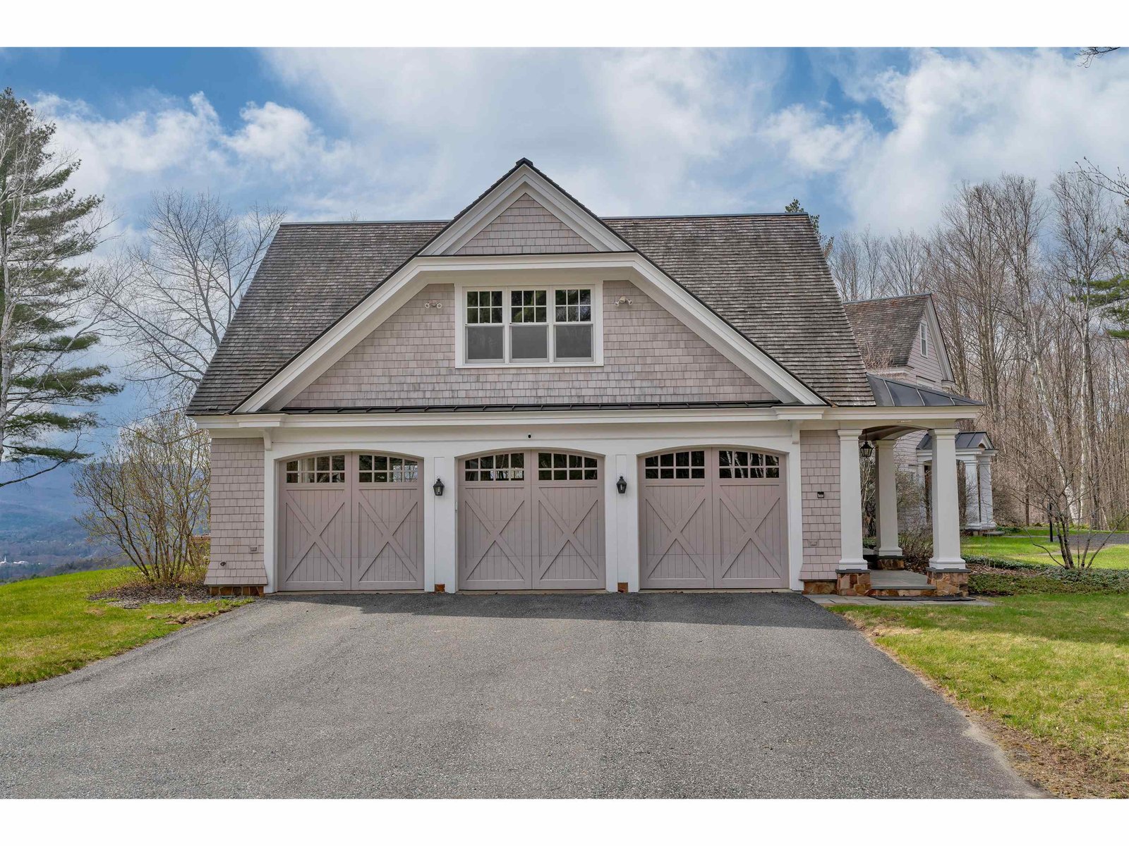 601 Sarum Hill Lane
