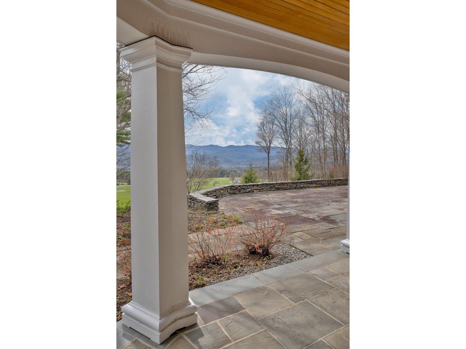 601 Sarum Hill Lane