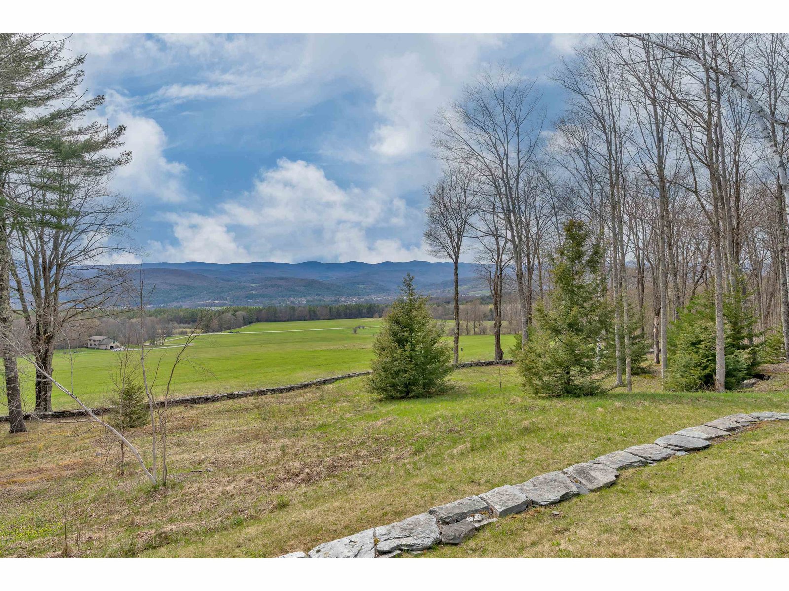 601 Sarum Hill Lane