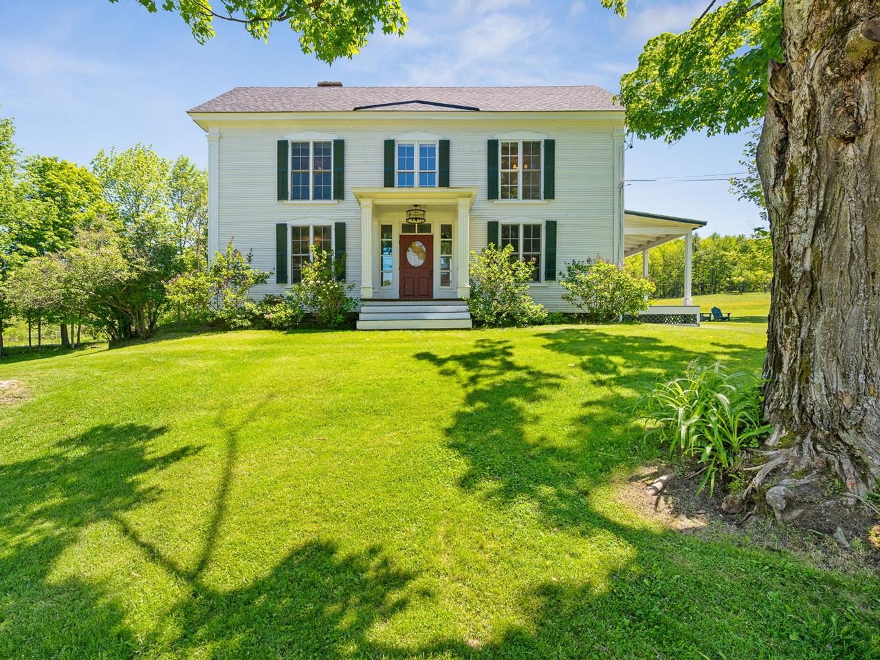 609 Common Road