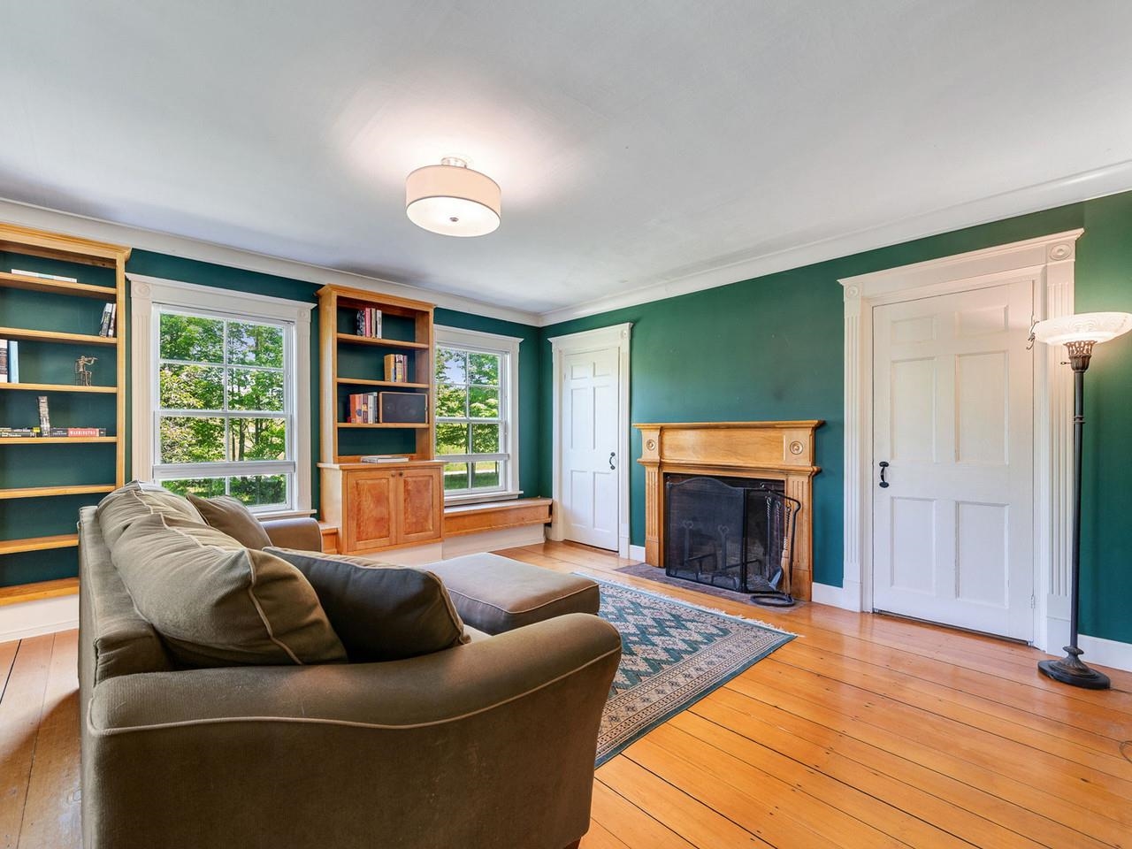 609 Common Road