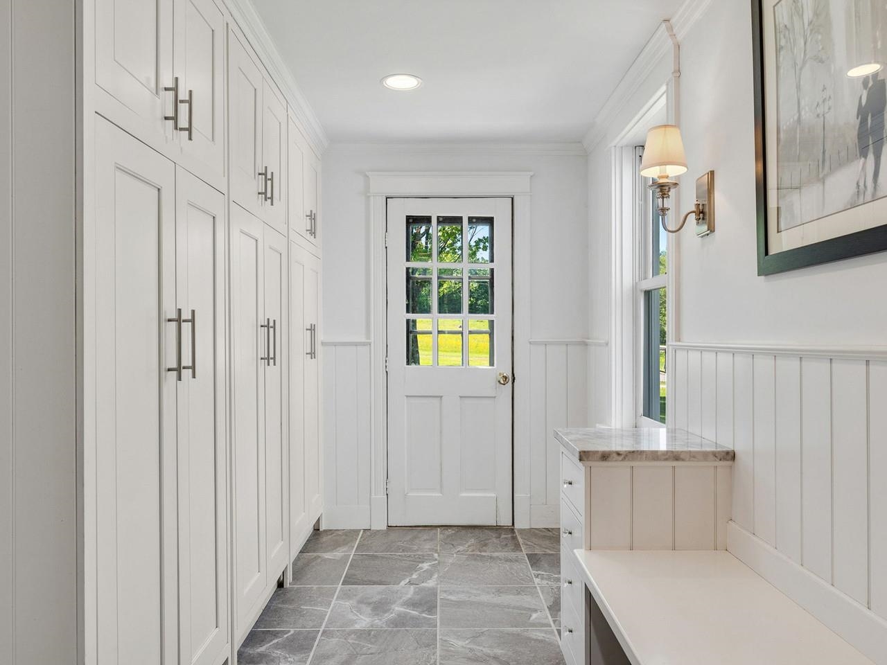 609 Common Road