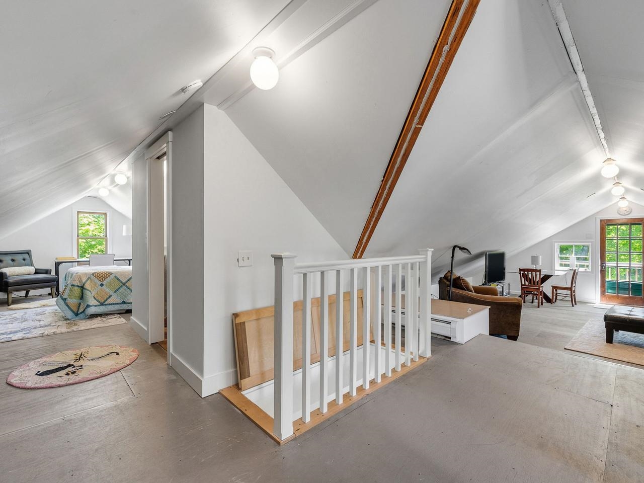 609 Common Road