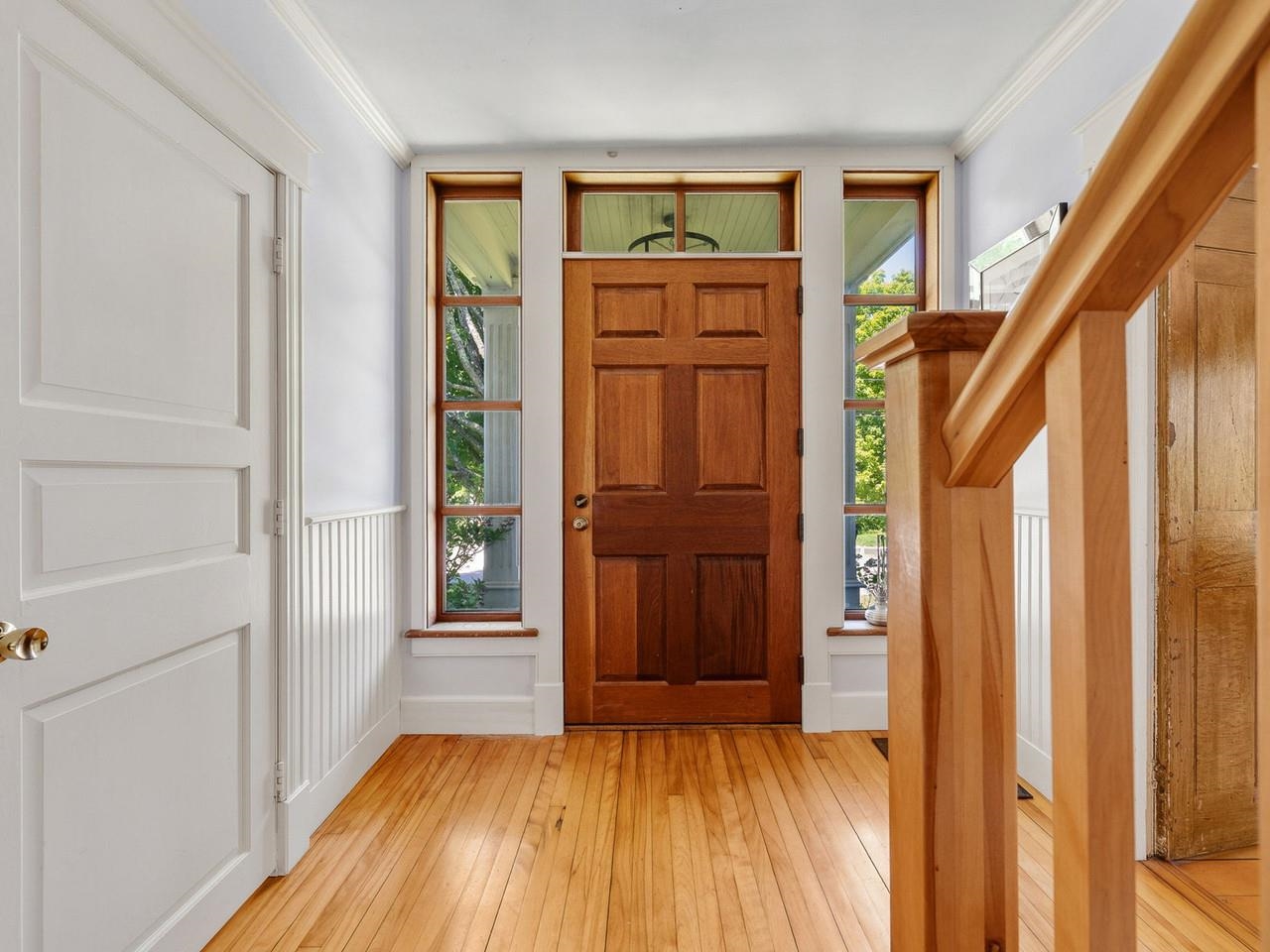 609 Common Road