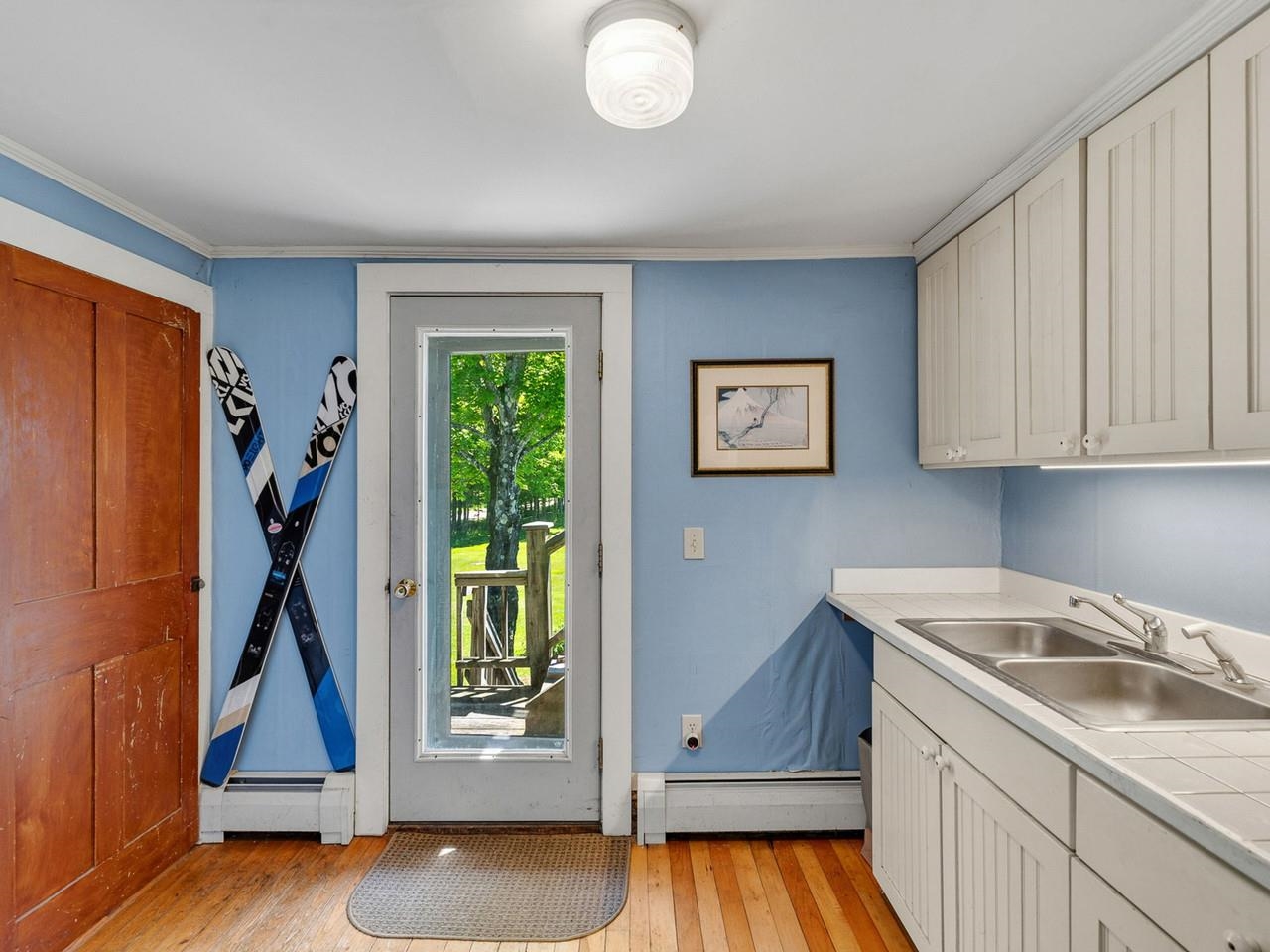 609 Common Road