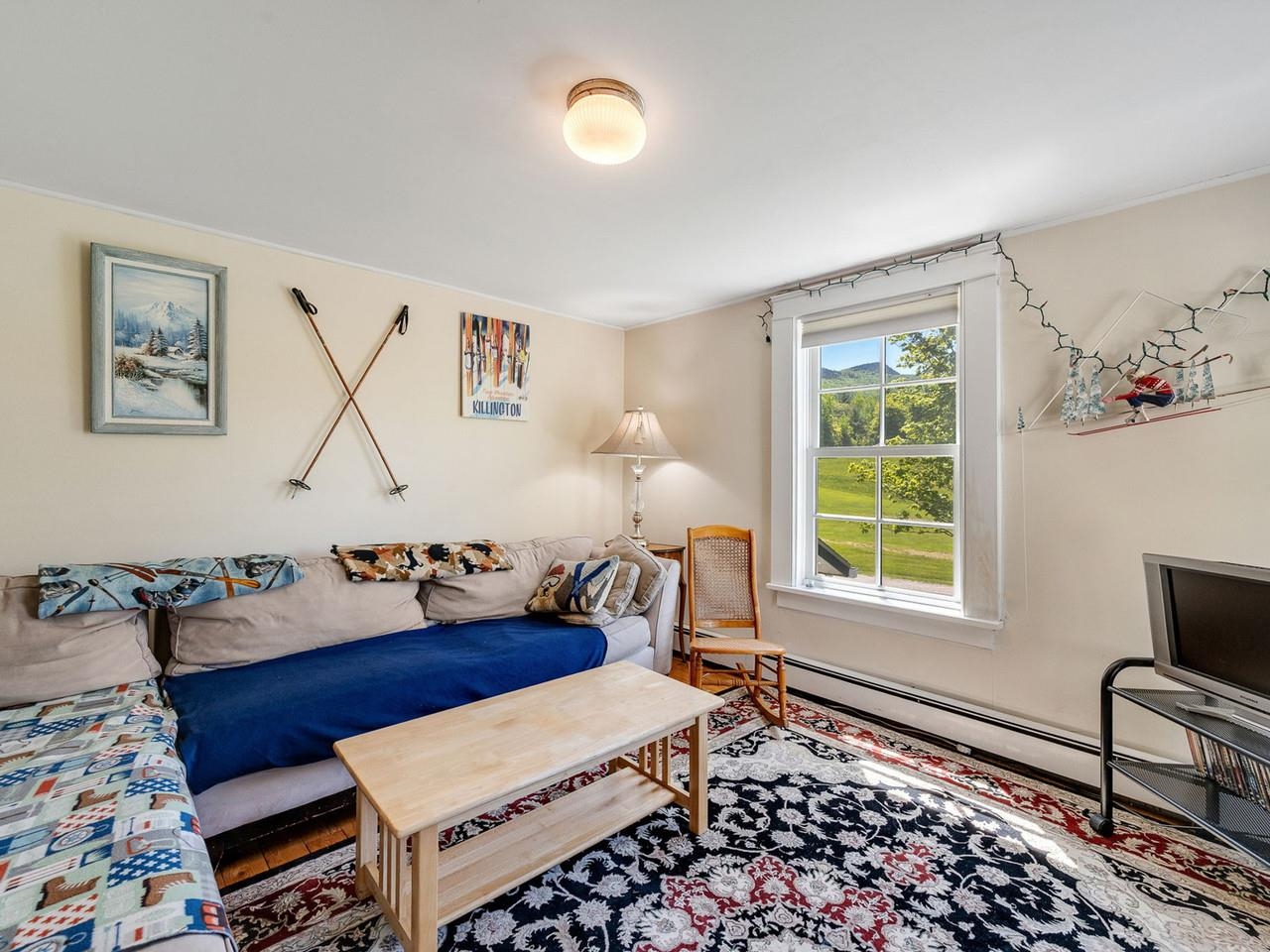 609 Common Road