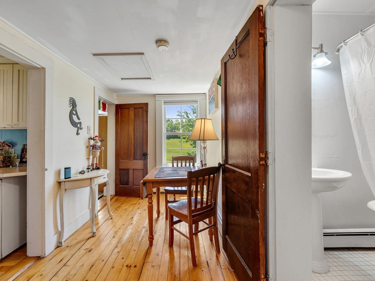 609 Common Road