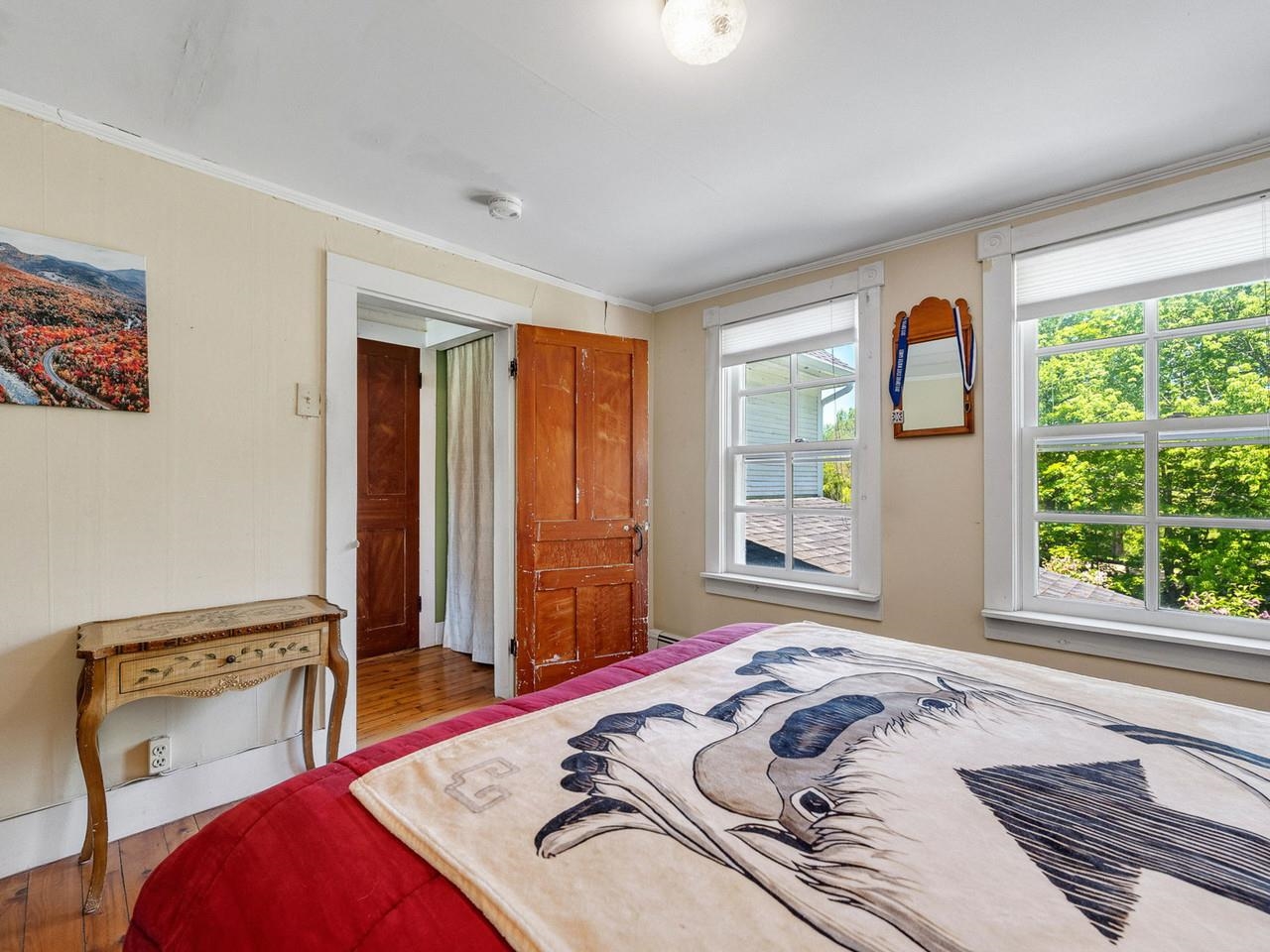 609 Common Road