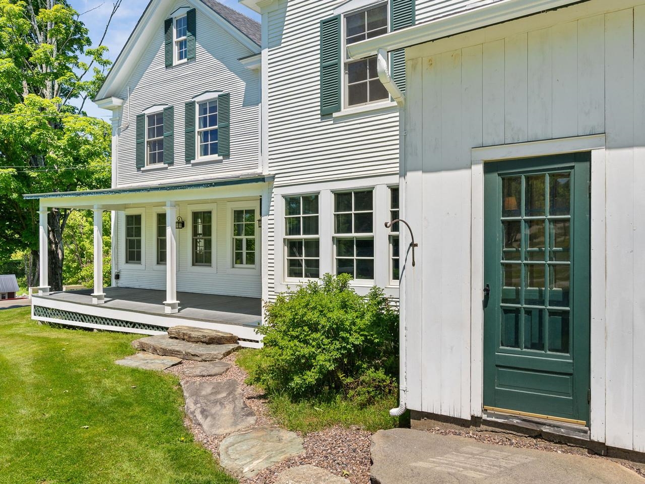 609 Common Road
