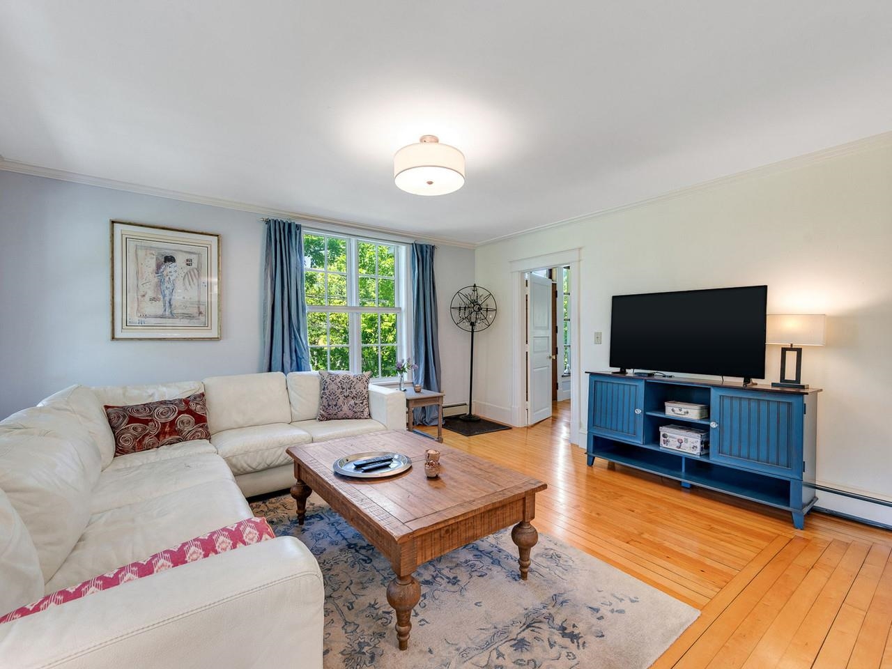 609 Common Road
