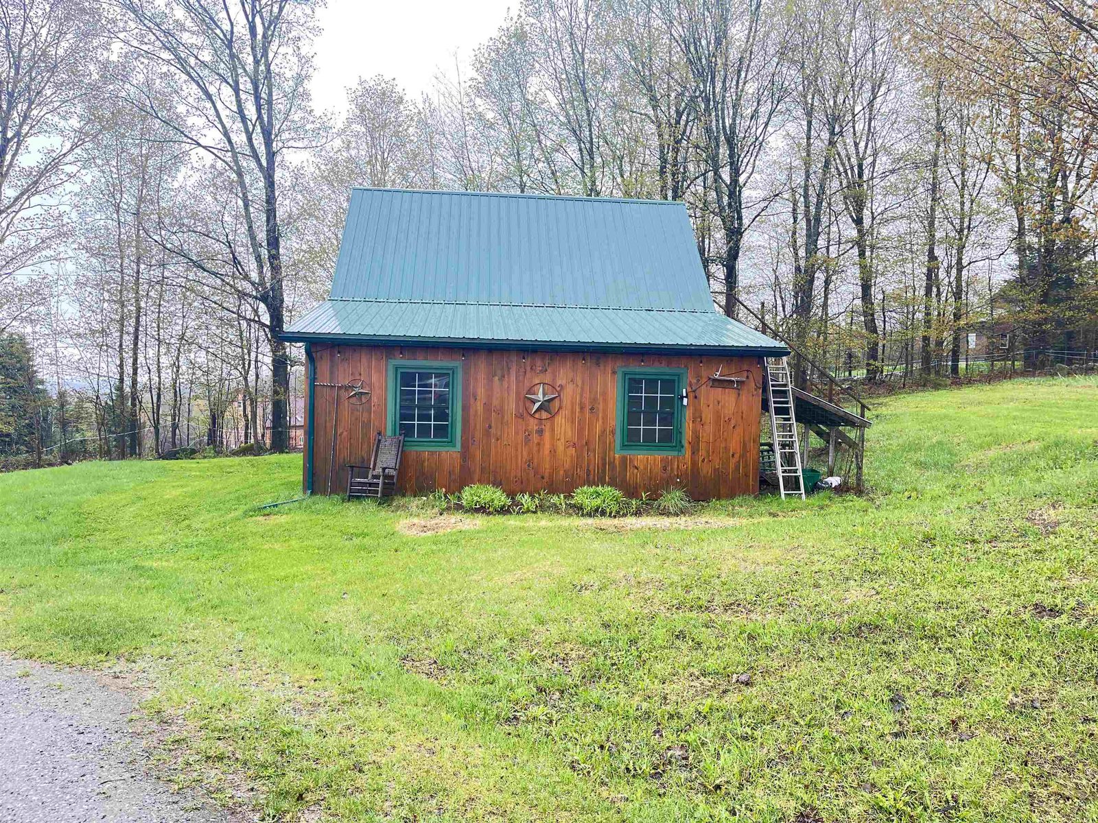 6095 Lake Road