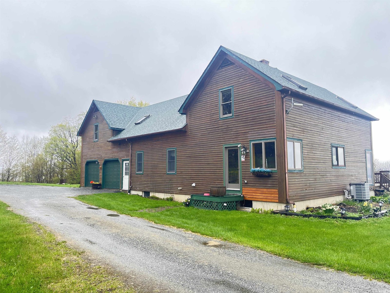 6095 Lake Road