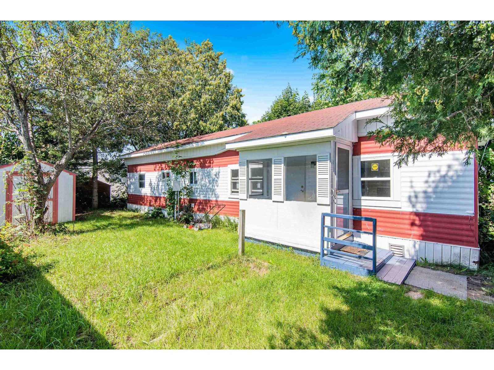 61 Avenue C, Burlington