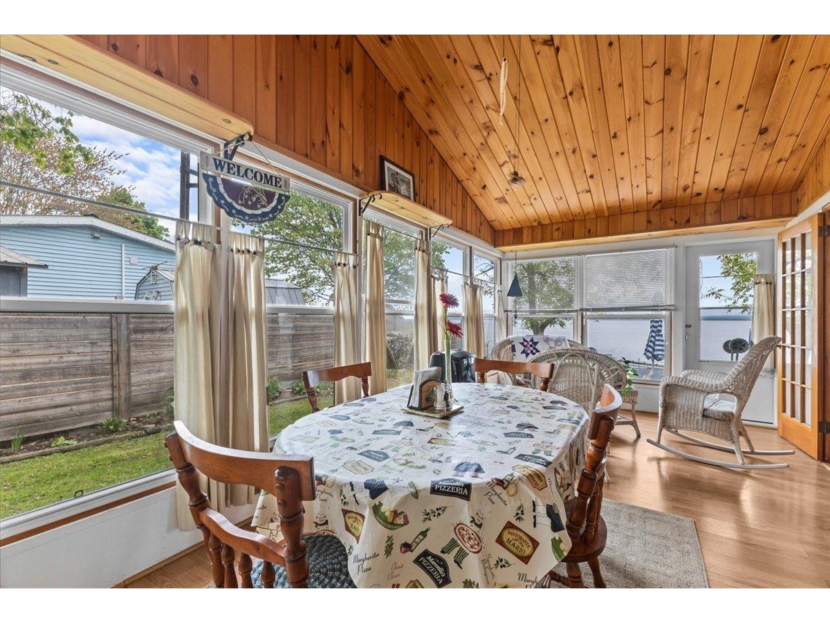 61 Bourdeau Lane South