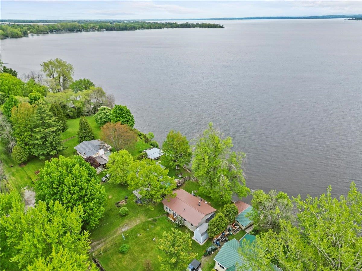 61 Bourdeau Lane South