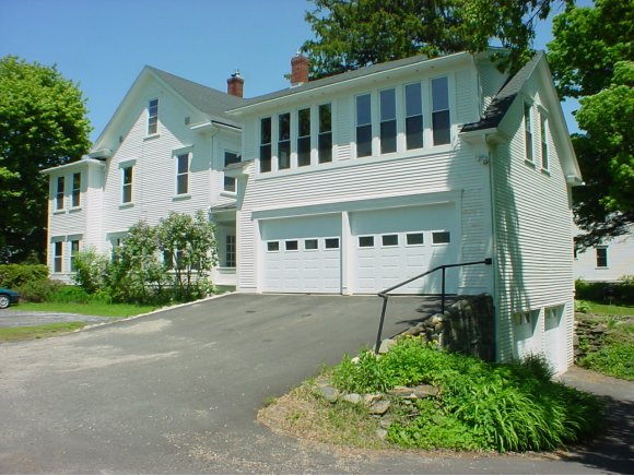 61 College Street, Unit 2R