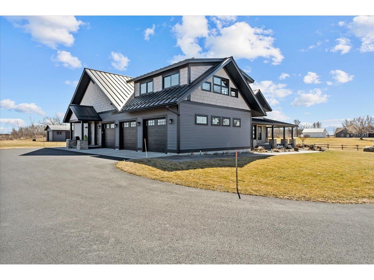 61 Lakewood Drive