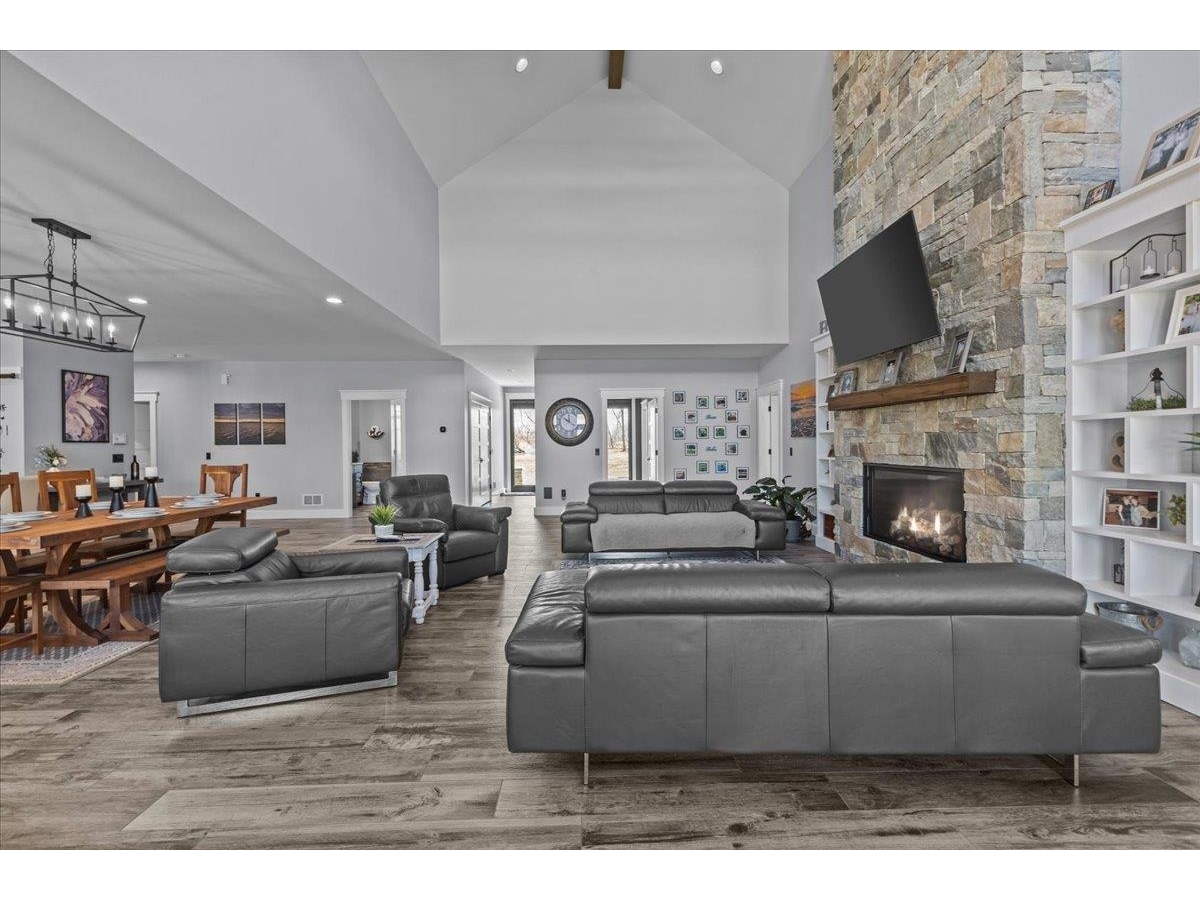 61 Lakewood Drive