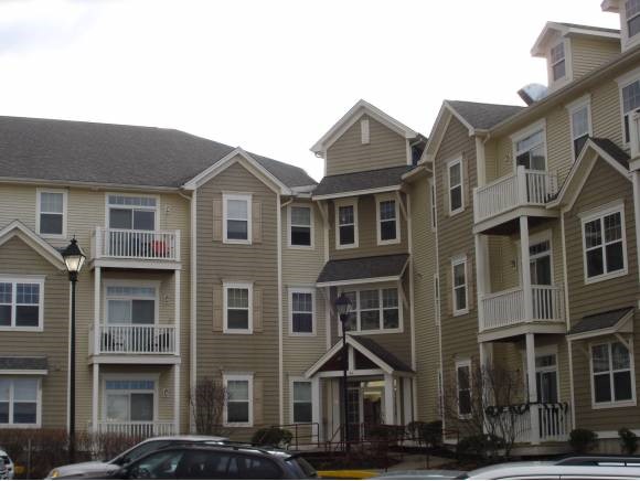61 Pearl Street, Unit 14