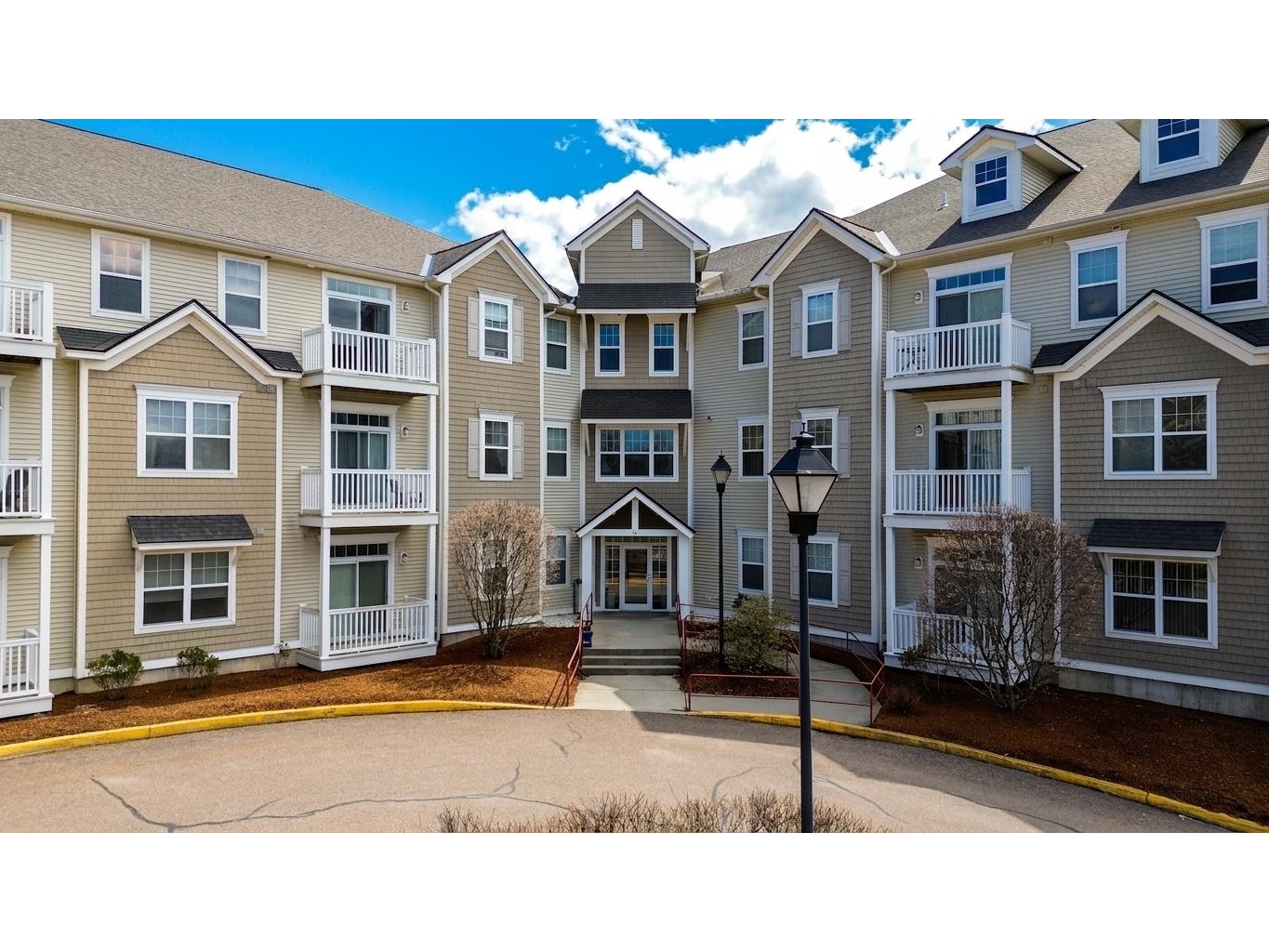 61 Pearl Street, Unit 18