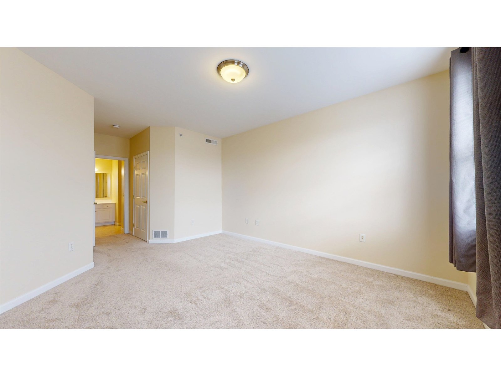 61 Pearl Street, Unit 18