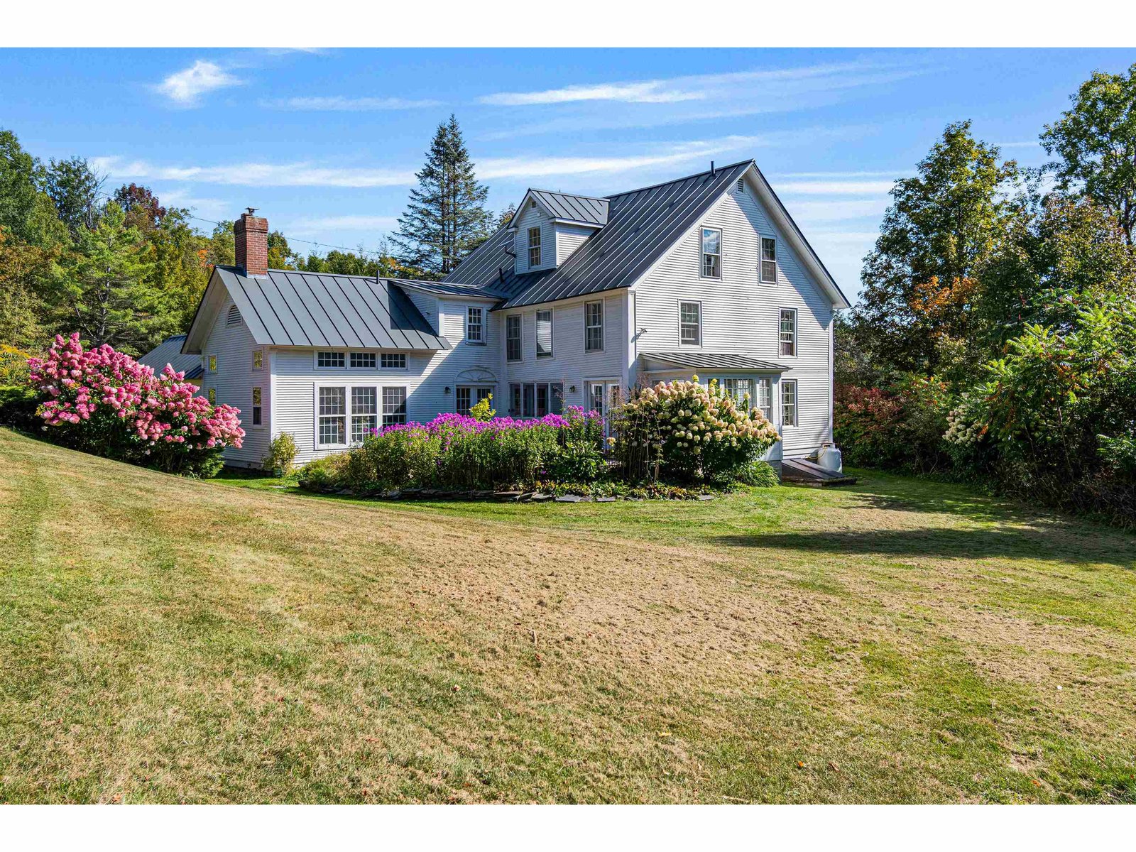 611 Center Road
