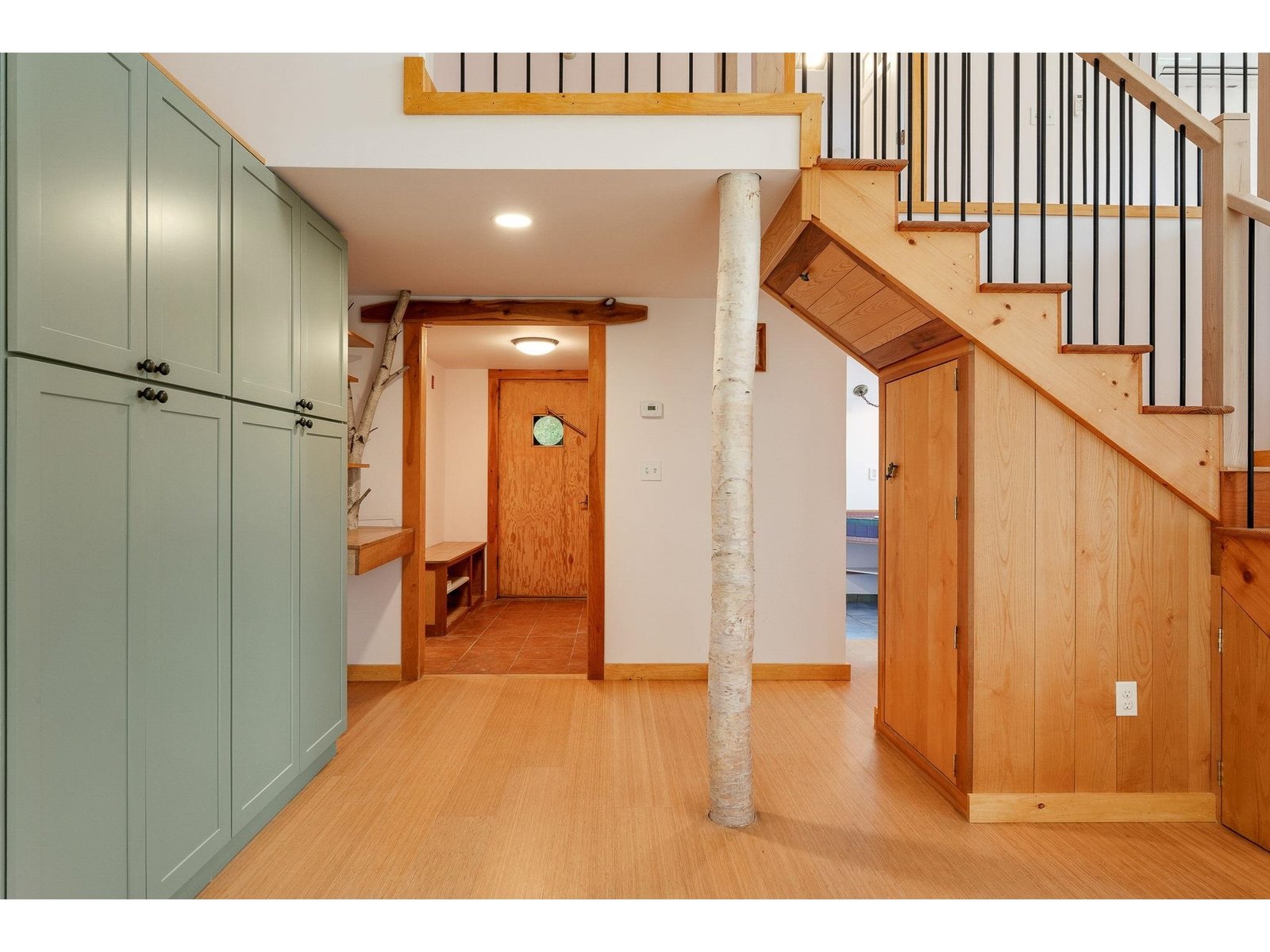 New built in cabinetry- perfect for pantry storage and more!!