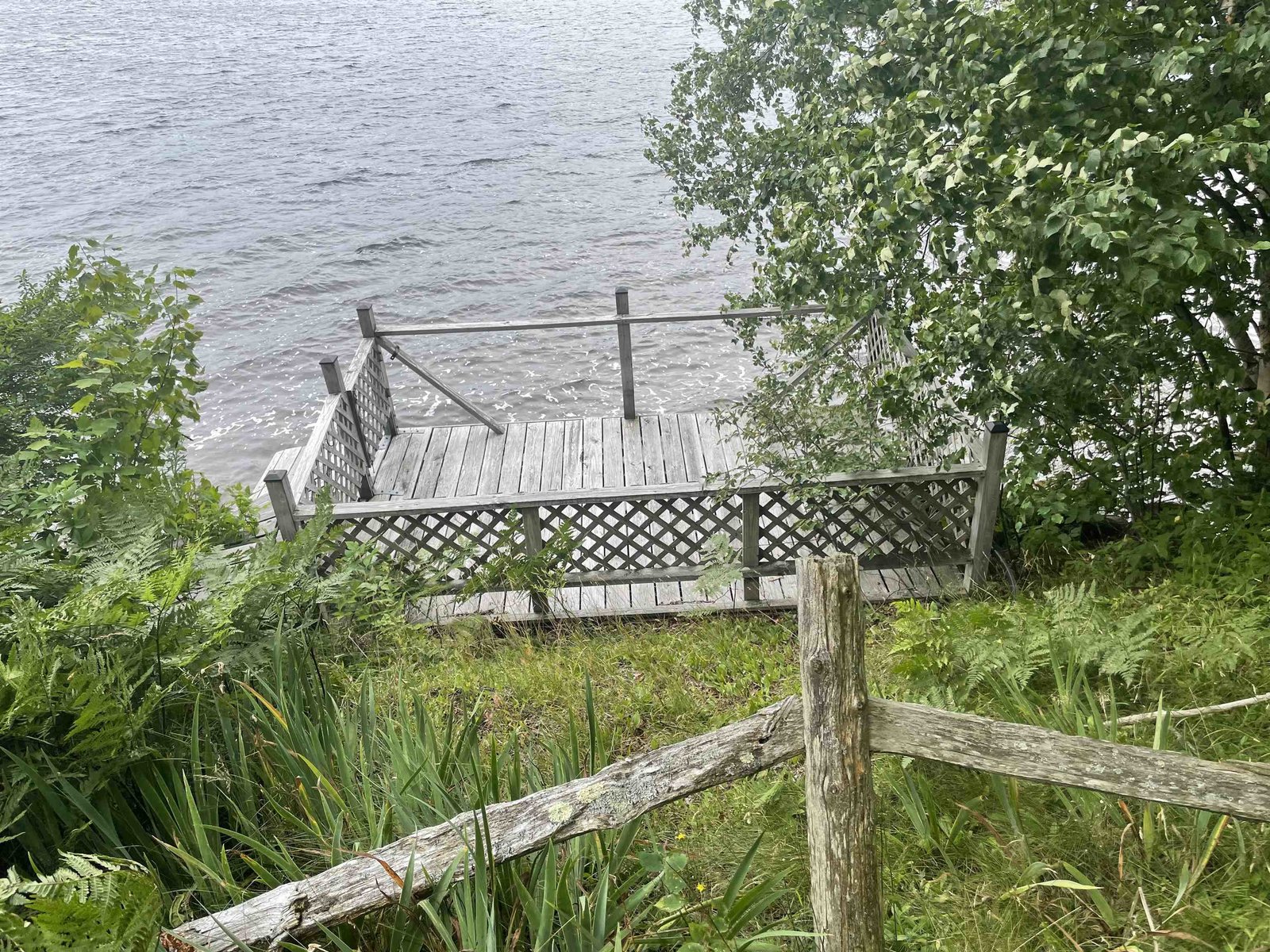deck directly on the water!