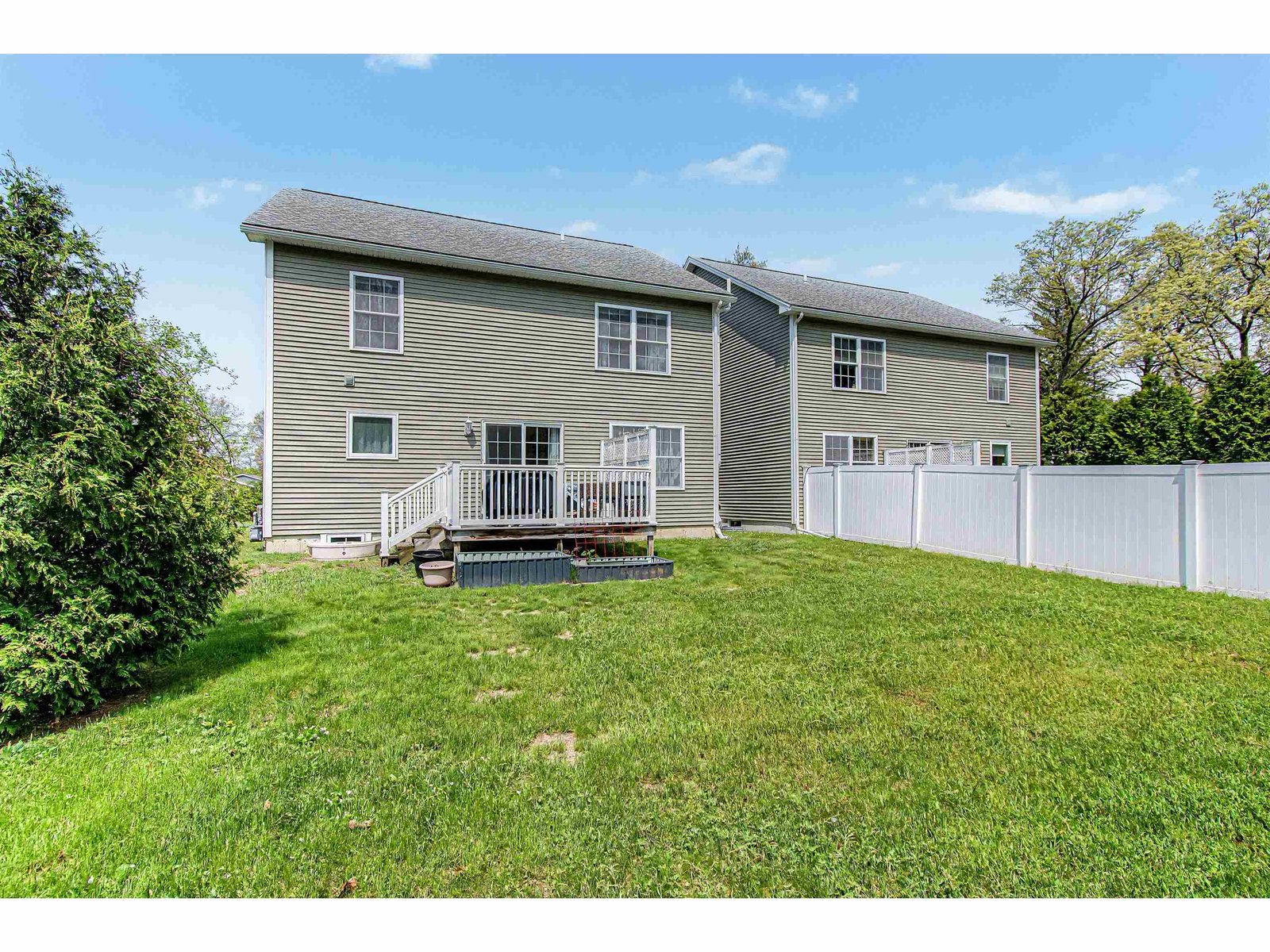 62 Bay Hollow Lane