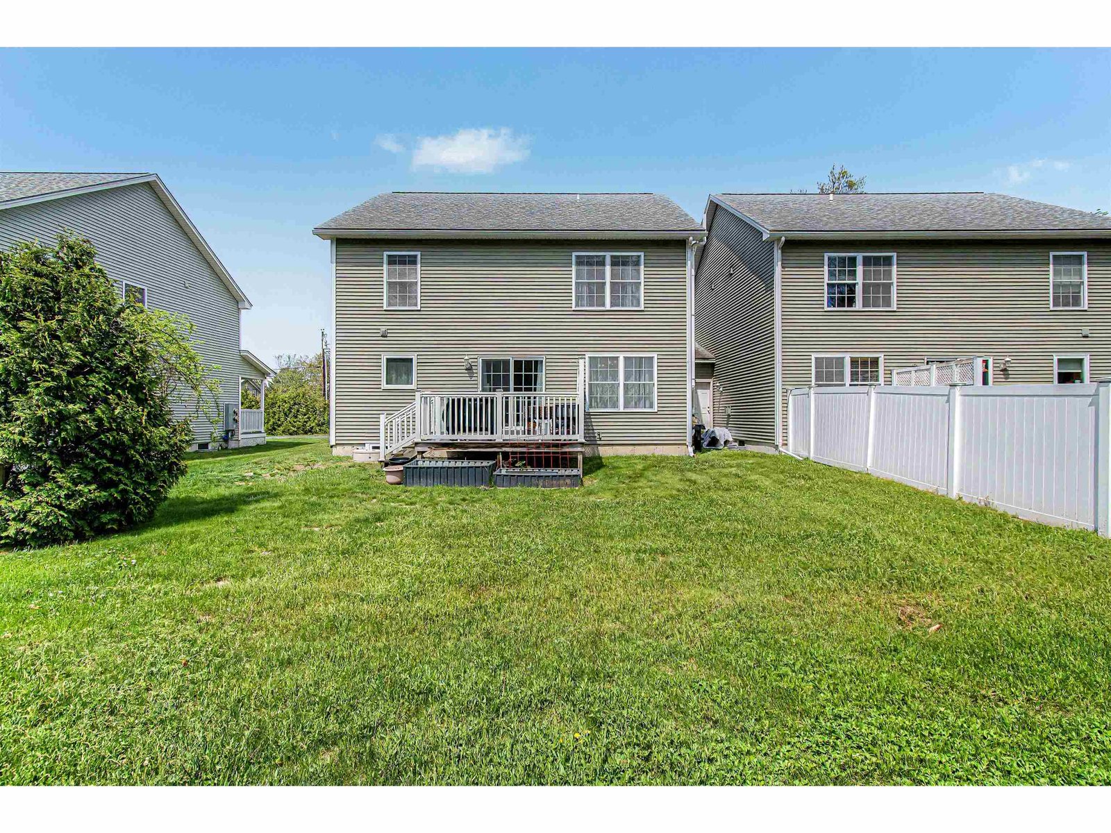 62 Bay Hollow Lane