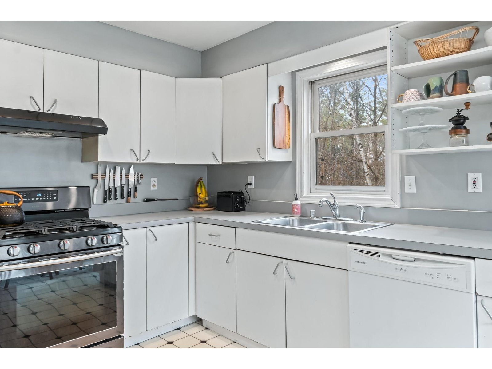 Dining/Kitchen