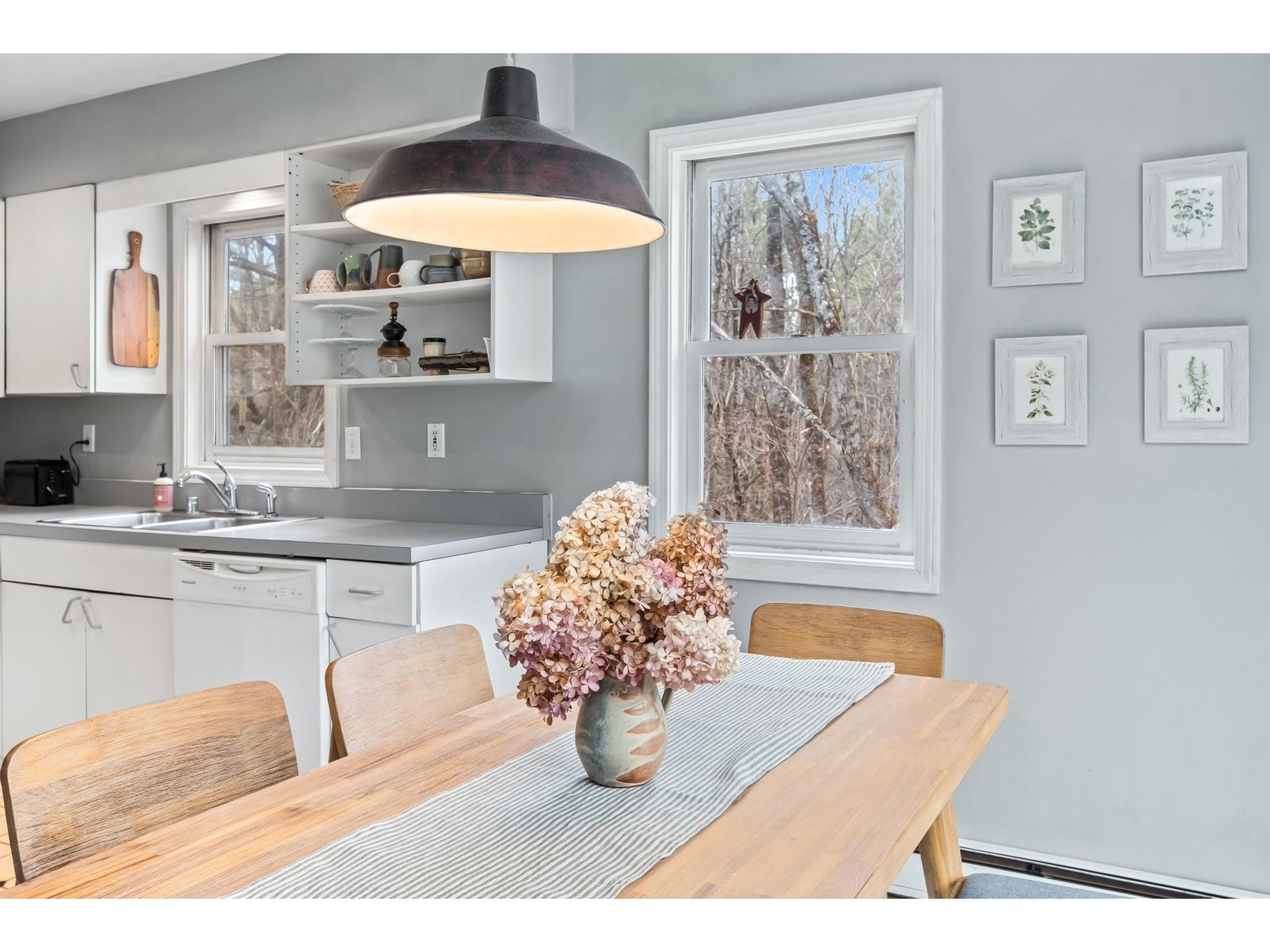 Dining/Kitchen