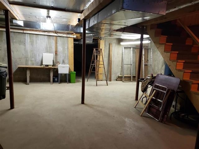 2nd floor loft bedroom
