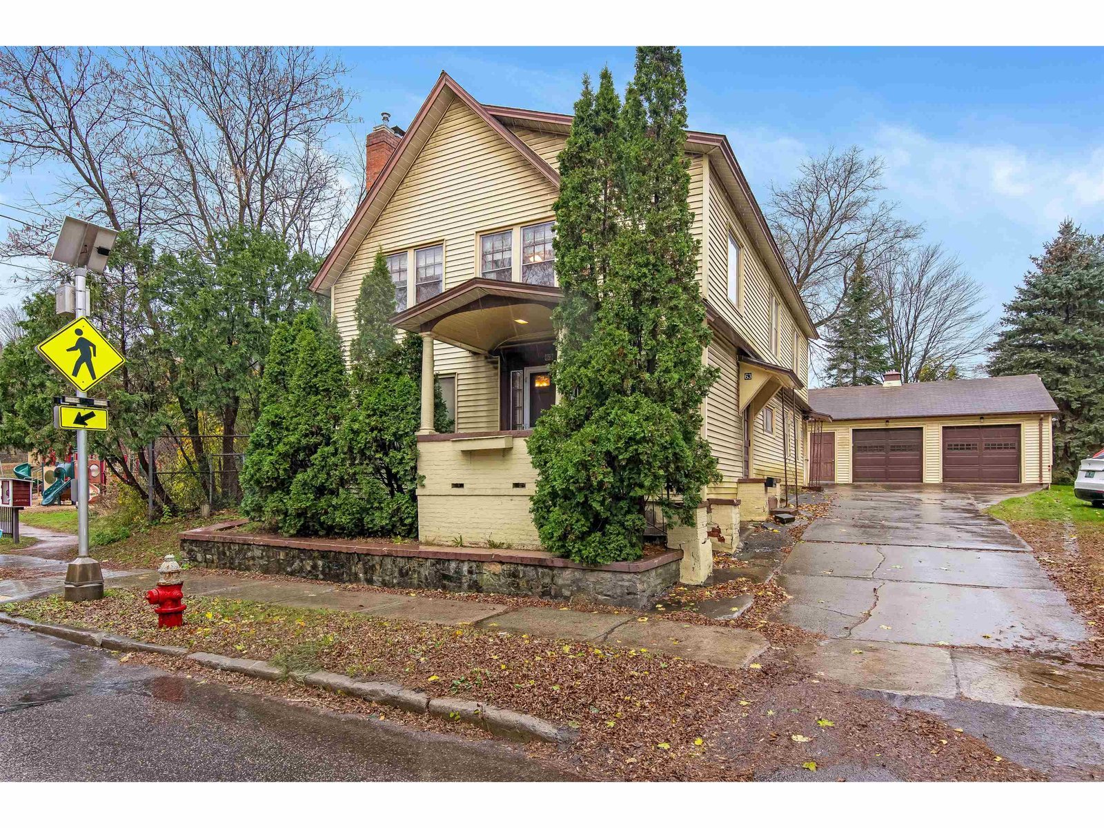 63 Grove Street, Burlington
