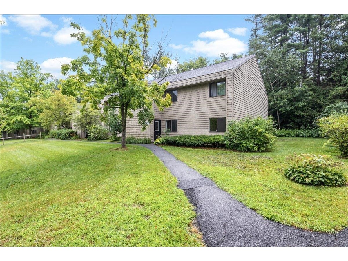 63 Hawthorne Circle